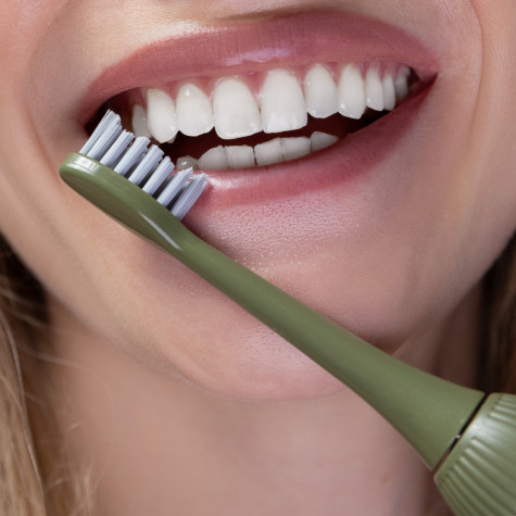 Электрическая звуковая зубная щётка Revyline RL 060, зеленая и по всему Узбекистану в интернет-магазине Revyline.uz